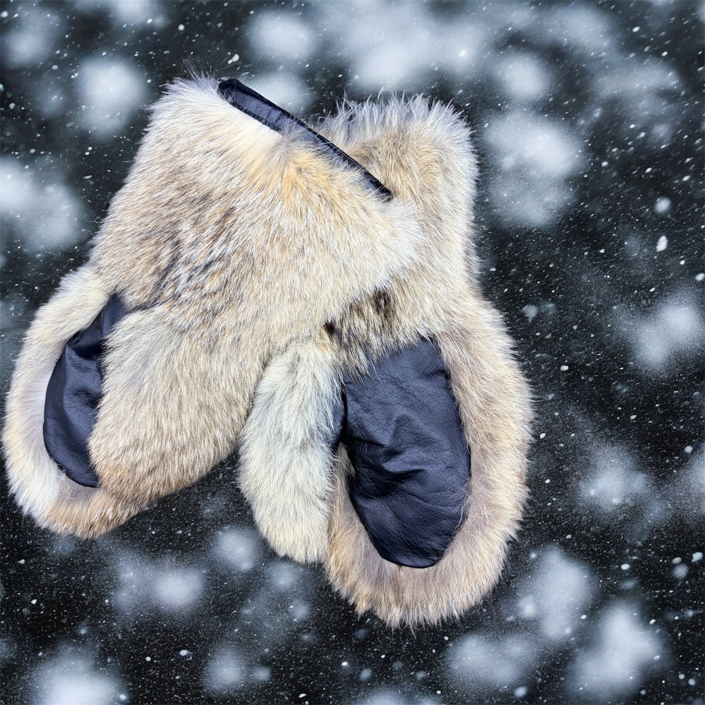 Long Style - Wild Coyote Gauntlet Mitts