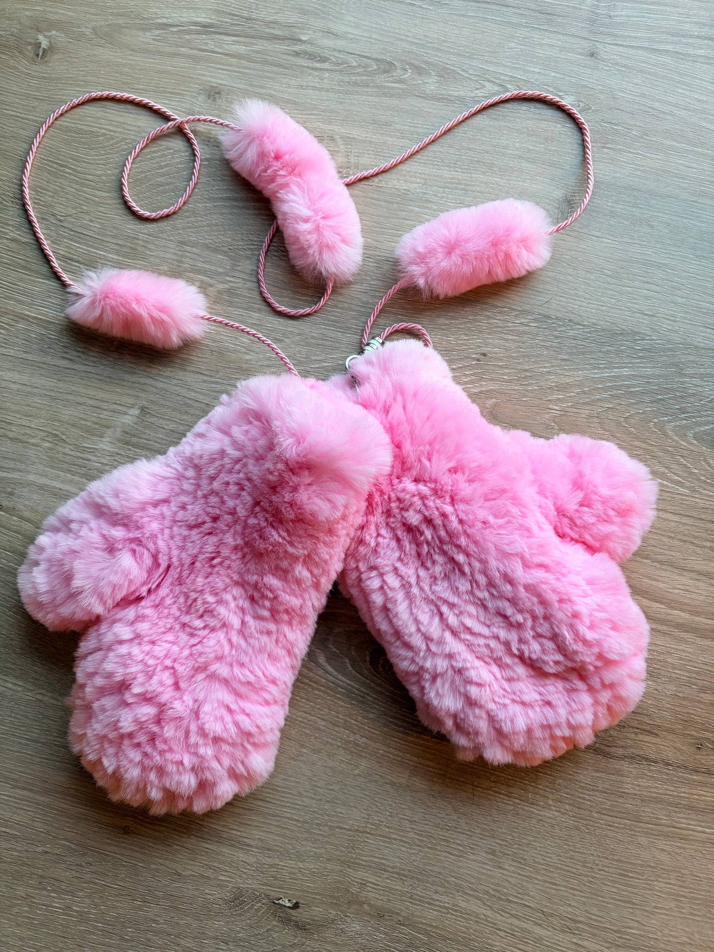 Rabbit Mitts with Keeper String