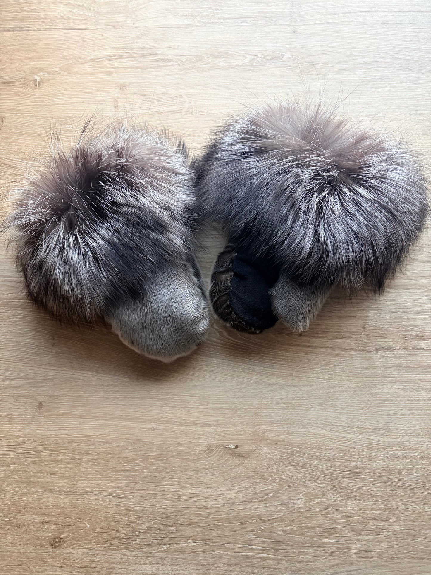 Sealskin Mitts With Silver Fox Trim