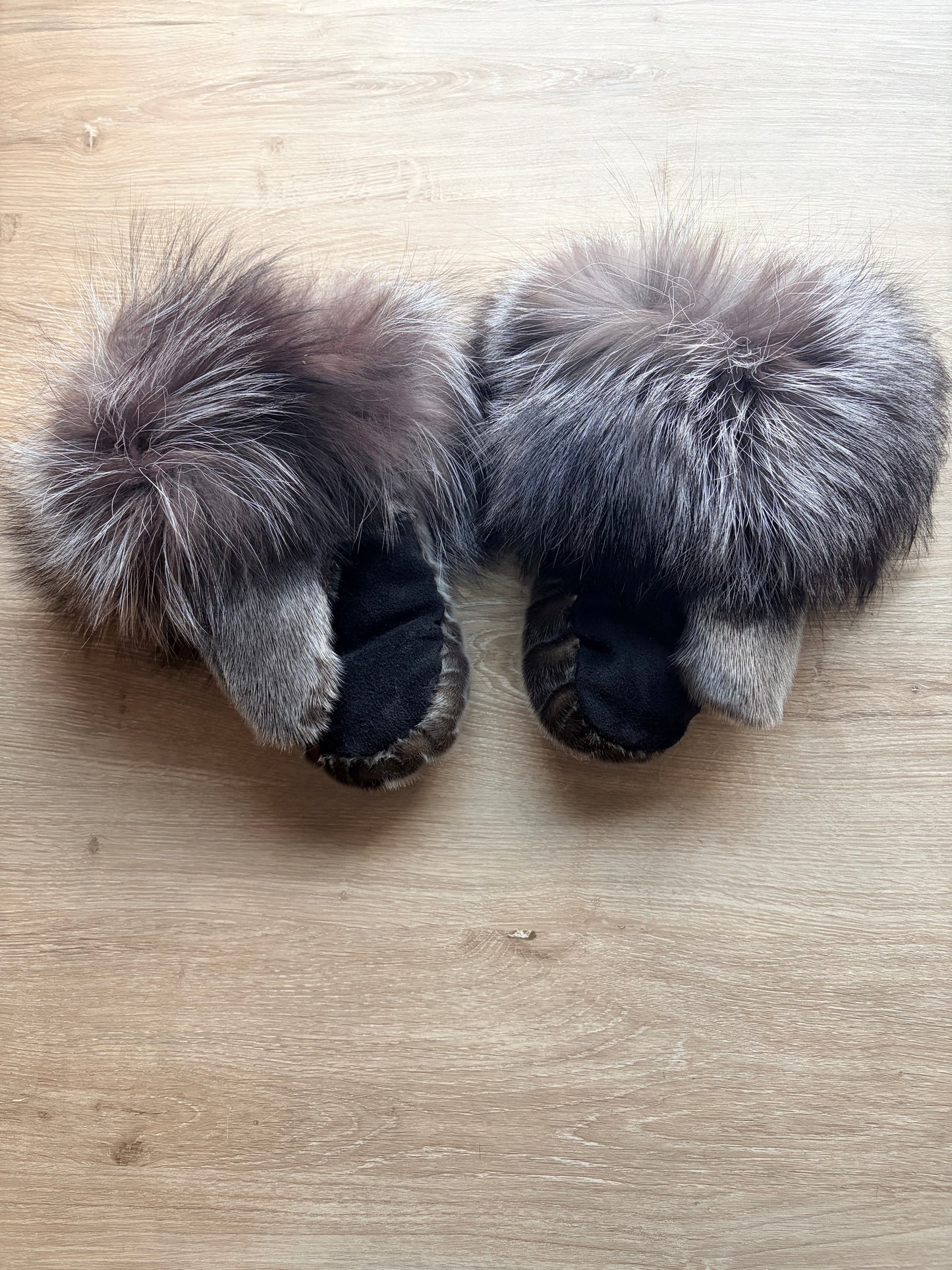 Sealskin Mitts With Silver Fox Trim