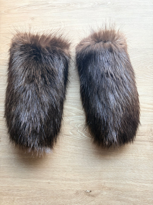 Beaver Gauntlets Lined With Shearling Wool
