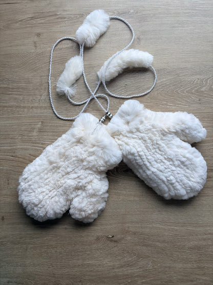 Rabbit Mitts with Keeper String